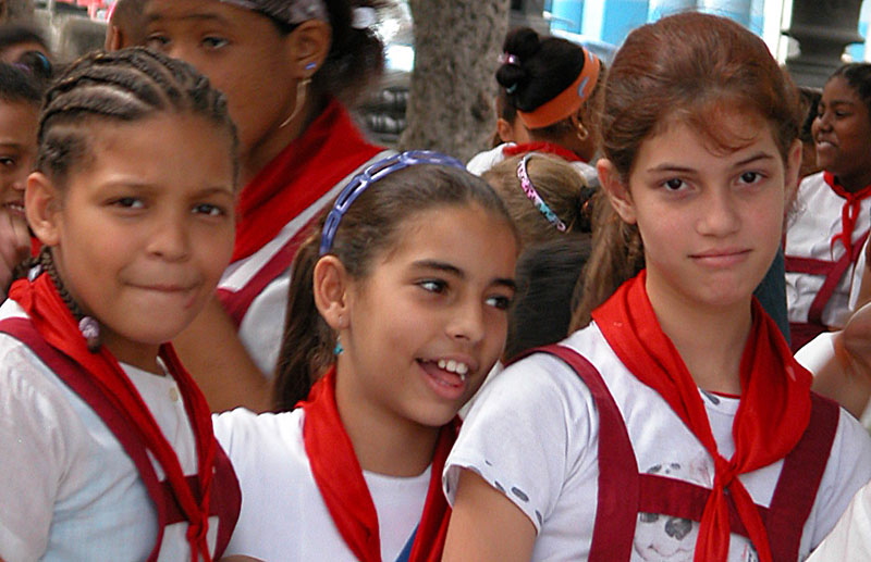 52256459.CubaThreeschoolgirls